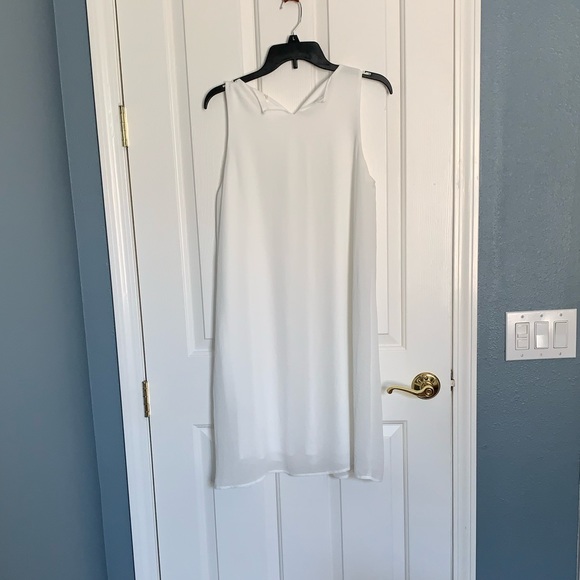 Flowy Short Dress - Picture 2 of 6